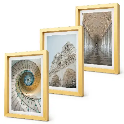 Fototapete die Wendeltreppe der Kathedrale mit Blick auf die Gebäudefassade und einen gefliesten Korridor