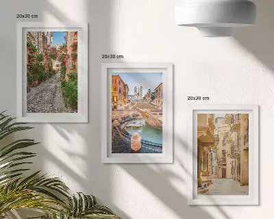 Bilderwand mit charmanten Straßen und Brunnen in malerischer Architektur