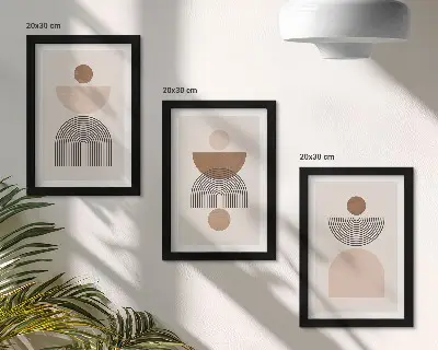 Bilderwand mit abstrakten Formen in Braun- und Beigetönen