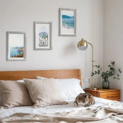 Bilderwand mit Meerblick und griechischer Architektur