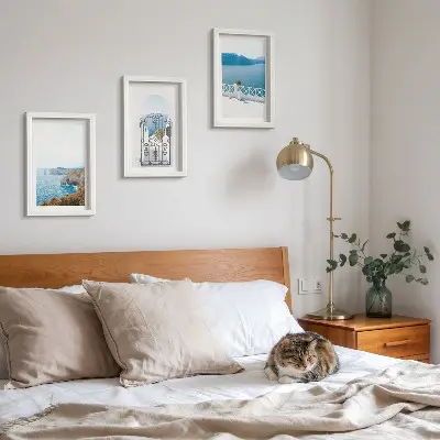 Bilderwand mit Meerblick und griechischer Architektur