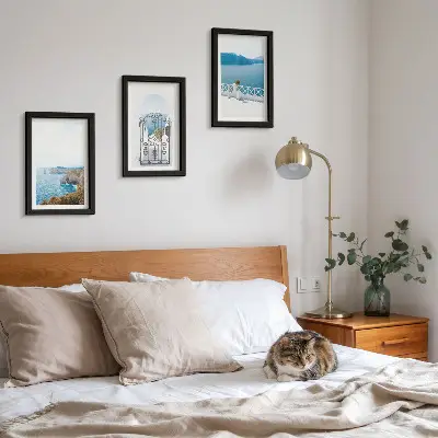 Bilderwand mit Meerblick und griechischer Architektur