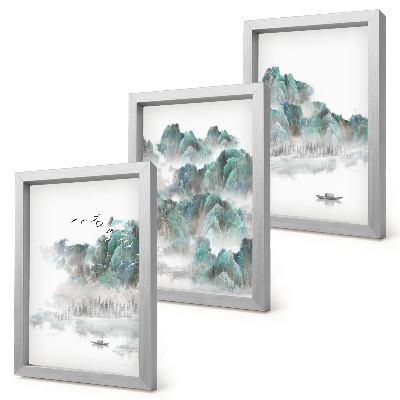 Bilderset mit rahmen Berge in den Wolken mit Vögeln und einem Boot auf dem Wasser (japandi)