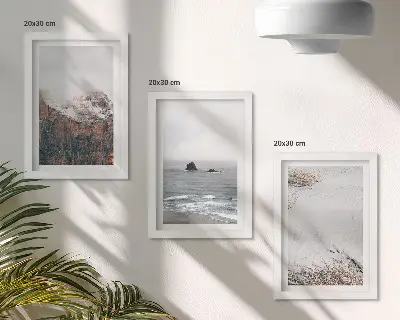 Bilderset mit Rahmen mit Motiven von Bergen, Wolken, Meer und Sand in natürlichen Farbtönen