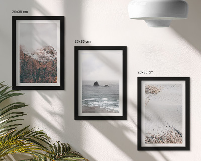 Bilderset mit rahmen Berge, Wolken, Meer und Sand in natürlichen Farbtönen