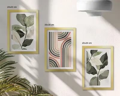 Fotowand mit Pflanzenmotiven und geometrischen Mustern in Grüntönen
