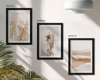 Bilderwand mit Pflanzenmotiven im abstrakten und rustikalen Boho-Stil