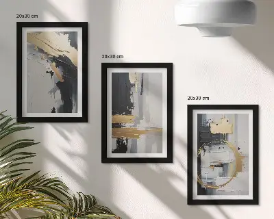 Bilderwand mit abstrakten Gemäldekompositionen in Schwarzweiß