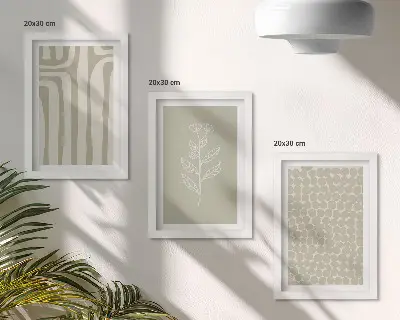Bilderwand mit Pflanzen- und geometrischen Motiven in gedeckten Farben