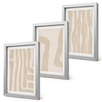 Bilderwand mit abstrakten Mustern und minimalistischen Formen im Boho-Stil