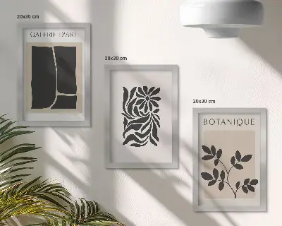 Bilderwand mit abstrakten Pflanzenmustern und geometrischen Formen