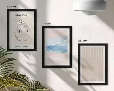 Bilderwand mit Linien und Wellen in Pastelltönen und minimalistischen Akzenten