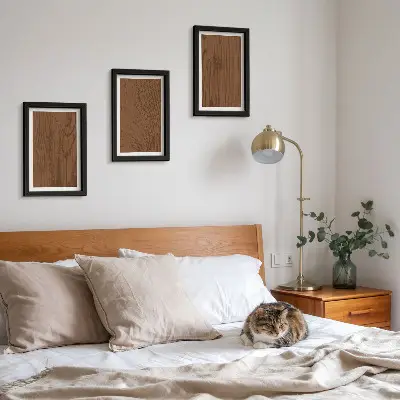 Bilderset mit Rahmen mit Holzmaserung und Baumrindenstruktur im minimalistischen Stil