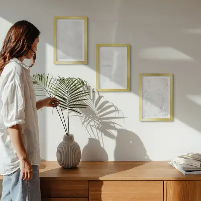Fotowand mit weißen Punkten auf minimalistischem Leinwandhintergrund