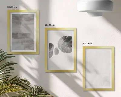 Bilderwand mit abstrakten Formen und Strukturen im modernen Stil