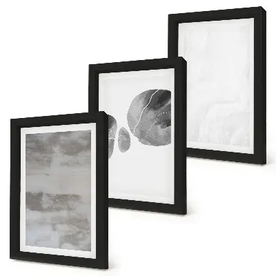 Bilderwand mit abstrakten Formen und Strukturen im modernen Stil