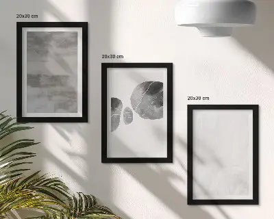 Bilderwand mit abstrakten Formen und Strukturen im modernen Stil
