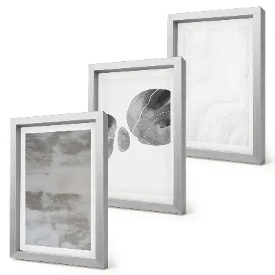 Bilderwand mit abstrakten Formen und Strukturen im modernen Stil