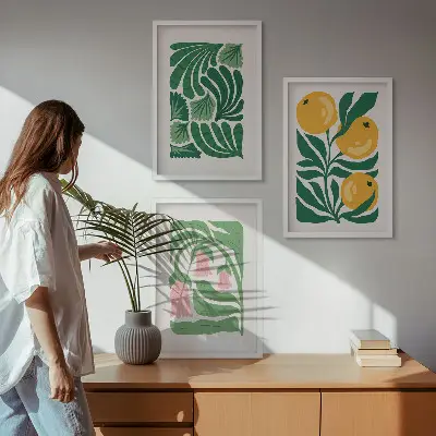 Gerahmtes Bilderset mit minimalistischen Pflanzenmotiven