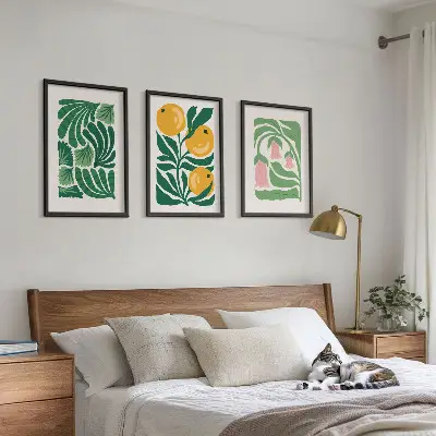 Gerahmtes Bilderset mit minimalistischen Pflanzenmotiven
