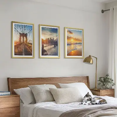 Gerahmtes Bilderset mit Motiven von Brücken, Sonnenuntergängen und Städten