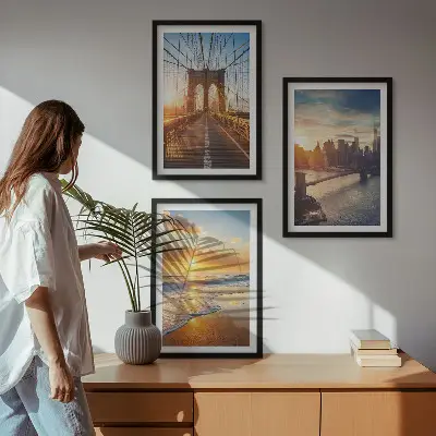 Gerahmtes Bilderset mit Motiven von Brücken, Sonnenuntergängen und Städten