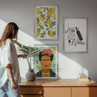 Zitronenweinporträt von Frida gerahmtes Bilderset