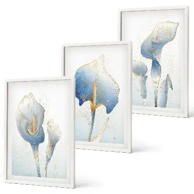 Gerahmtes Bilderset mit blauen Blumen im Hintergrund