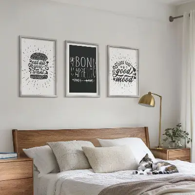 Gerahmtes Bilderset mit Grafiken von Lebensmitteln und kulinarischen Slogans