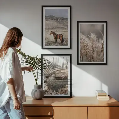 3er-Set Bilder mit Rahmen Motiv Pferde, Landschaft, Gras und Bach