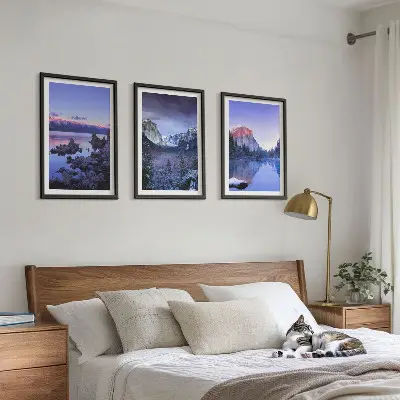 Bilder-3er-Set mit Rahmen mit Berglandschaften, Sonnenuntergang und Wasser