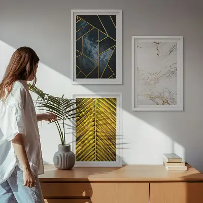 Gerahmtes Bilderset mit geometrischen Mustern und Vegetation