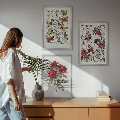 Gerahmtes Bilderset Schmetterlinge mit Blumen und roten Rosen