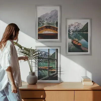 Fenster für Boote auf dem Bergsee 3er-Set Bilder mit Rahmen