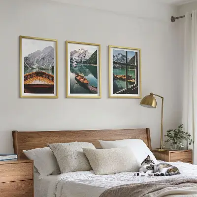 Fenster für Boote auf dem Bergsee 3er-Set Bilder mit Rahmen