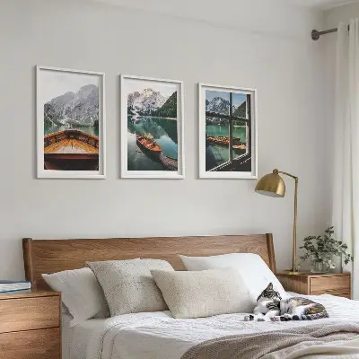 Fenster für Boote auf dem Bergsee 3er-Set Bilder mit Rahmen