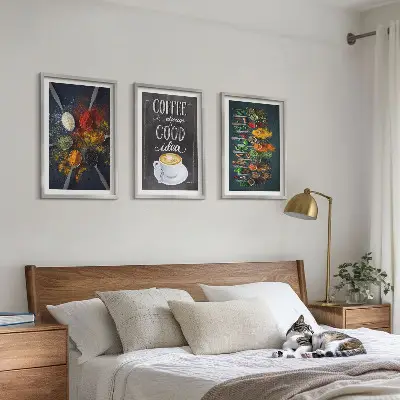 Gerahmtes Bilderset mit Motiven von Gewürzen, Kaffee, Kräutern und Mustern