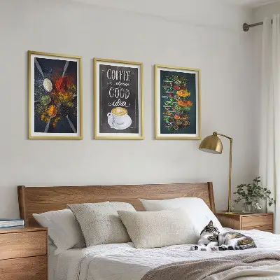 Gerahmtes Bilderset mit Motiven von Gewürzen, Kaffee, Kräutern und Mustern