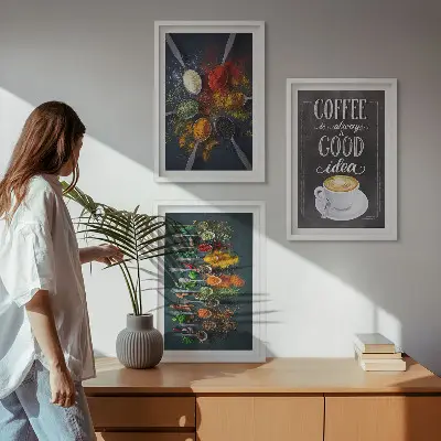 Gerahmtes Bilderset mit Motiven von Gewürzen, Kaffee, Kräutern und Mustern