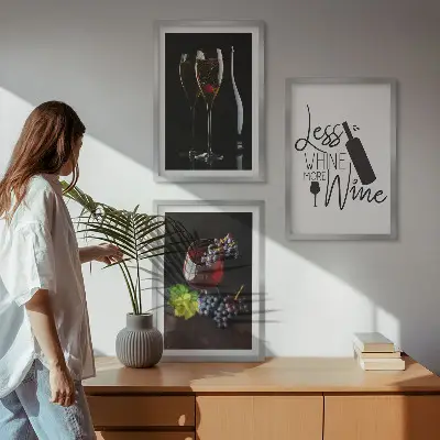 Gerahmtes Bilderset mit Weingläsern und Traubenmotiv