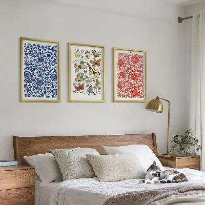 Gerahmtes Bilderset mit Vintage-Blumen- und Schmetterlings-Ornamenten