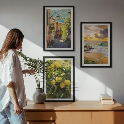 Gerahmtes Bilderset mit Motiven von Straßen, Meer, Strand und Zitrusbäumen