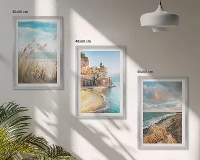 3er-Set Bilder mit Rahmen Landschaften mit Strand, Klippen und Stadt
