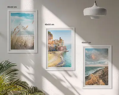 3er-Set Bilder mit Rahmen Landschaften mit Strand, Klippen und Stadt