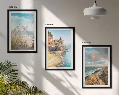 3er-Set Bilder mit Rahmen Landschaften mit Strand, Klippen und Stadt