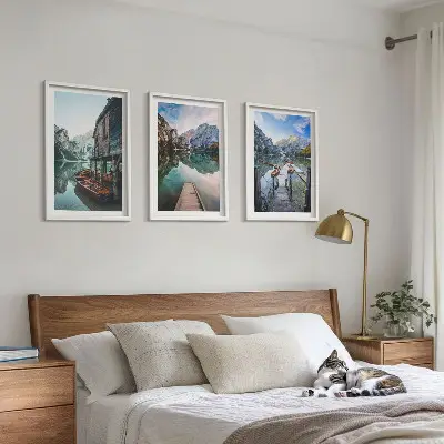 Bilder-3er-Set mit Rahmen Motiv See, Berge und Holzboote