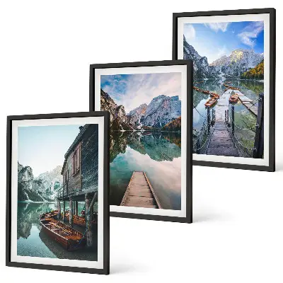 Bilder-3er-Set mit Rahmen Motiv See, Berge und Holzboote