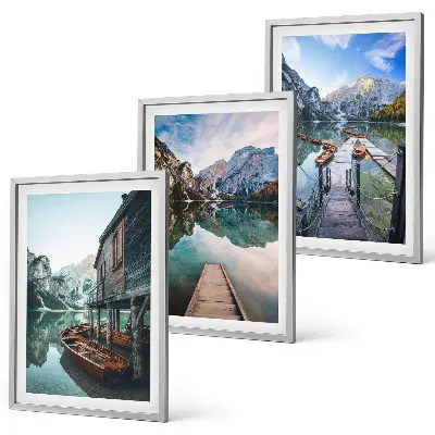 Bilder-3er-Set mit Rahmen Motiv See, Berge und Holzboote