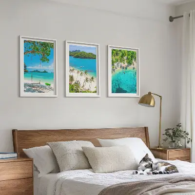 Gerahmtes Bilderset mit Motiven von Stränden, Palmen und klarem Wasser