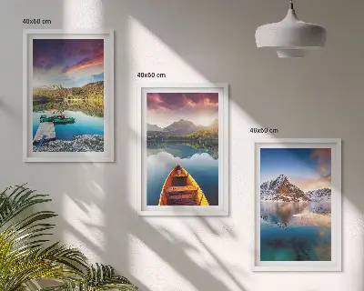 Gerahmtes Bilderset mit Motiven von Seen, Bergen und Booten für eine friedliche Atmosphäre
